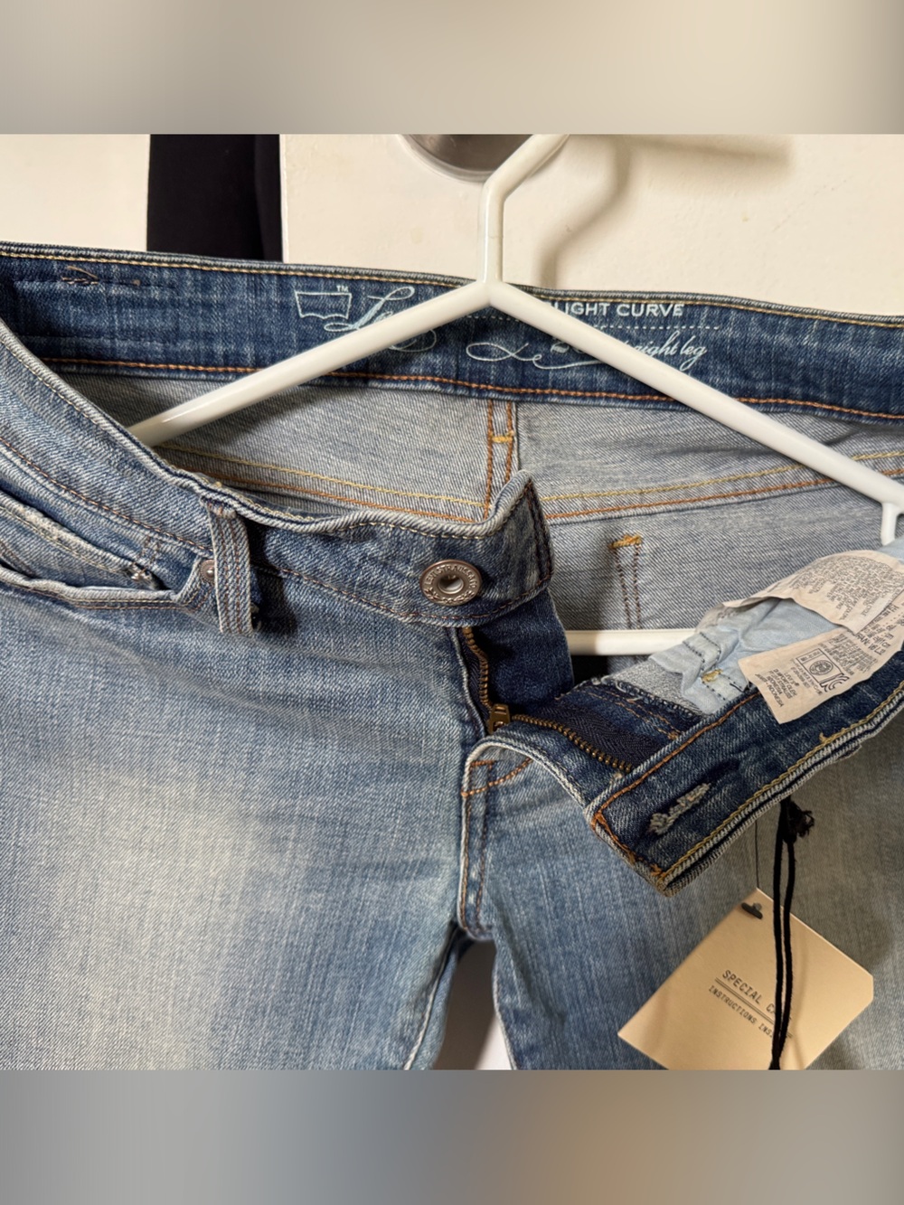 Ladies Levi's Light Blue Slim Straight Jeans